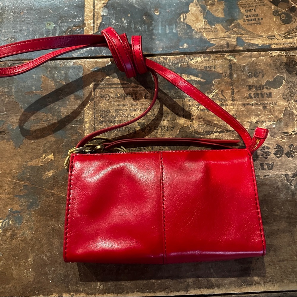 HOBO Jewel NWT small crossbody bag in crimson Italian glazed leather.